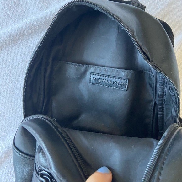 Mini backpack Kendall&kylie 🖤 - Picture 3 of 6